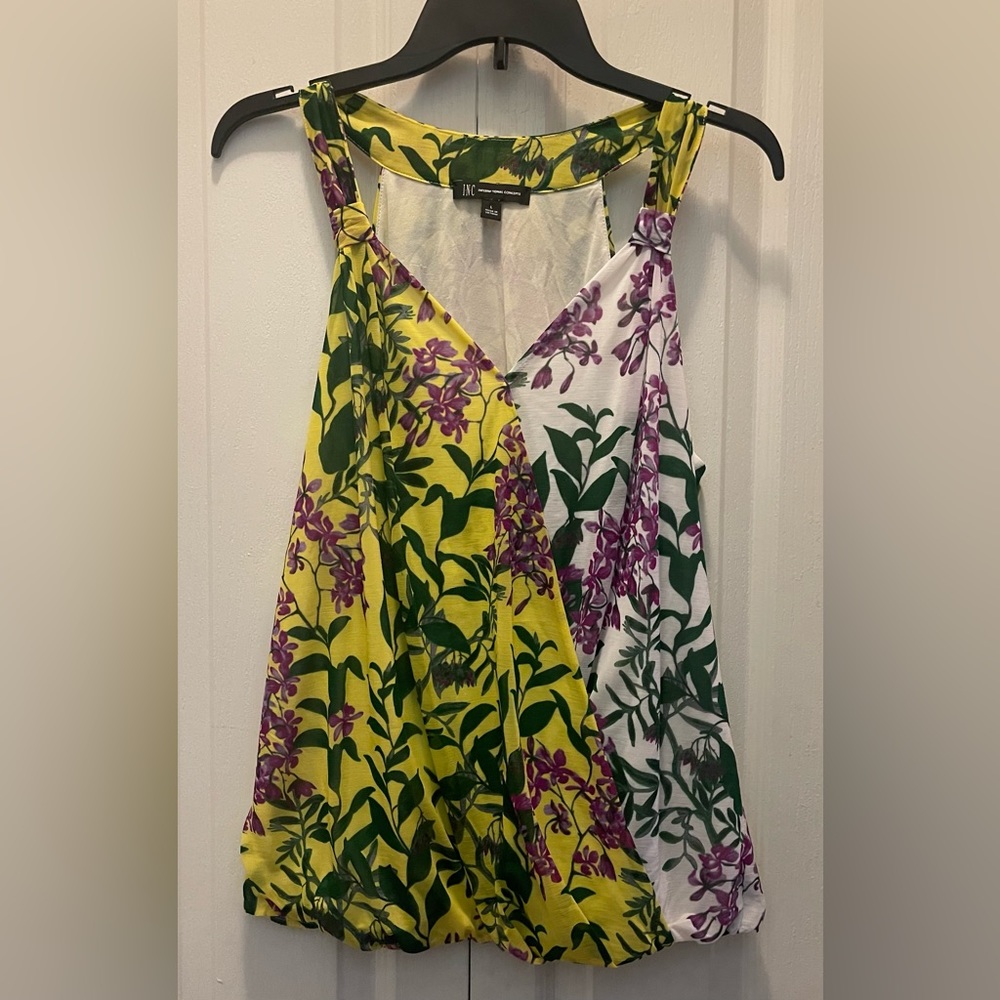 NWT Inc floral, tropical top Large